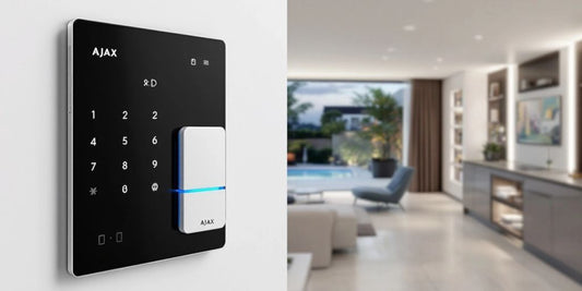 Moderne alarm systeem van Ajax Systems in huis.